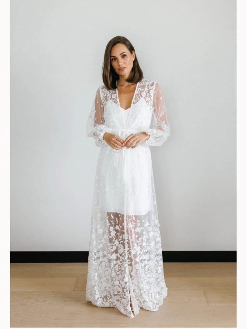 Le Rose Adele Bridal Robe with 3D Floral Lace - White - Picture 1 of 4